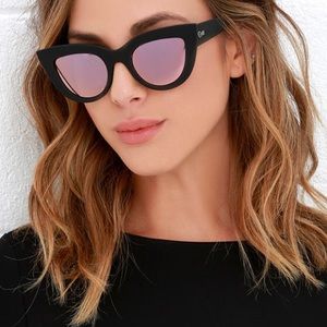 QUAY KITTI BLACK SUNGLASSES with pink lens